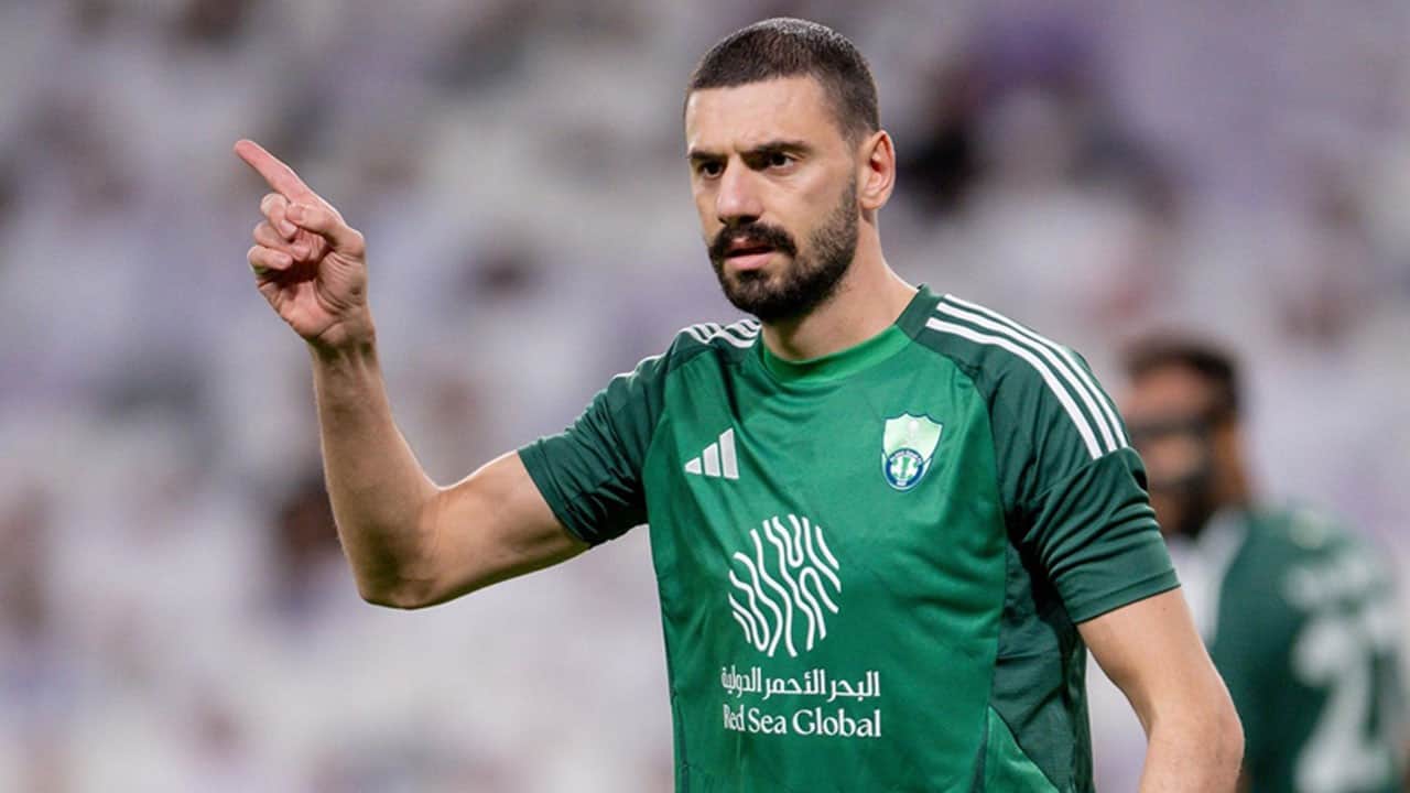 Milli futbolcudan takdir edilen hareket! Günlük 800 kişilik iftar sofrası kuracak