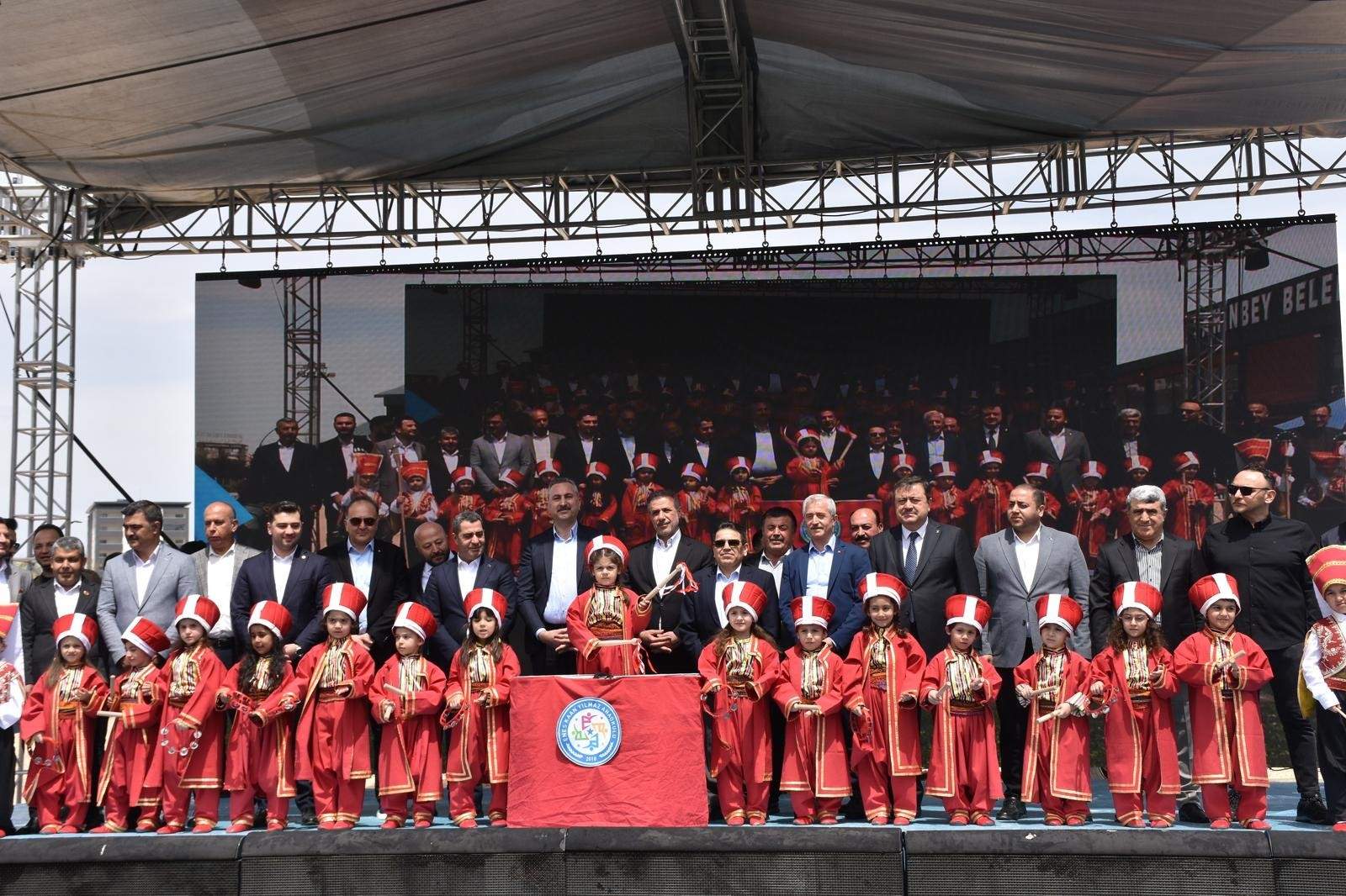 Minik mehteranlar Şahinbey Er Meydanı'nda alkışlandı