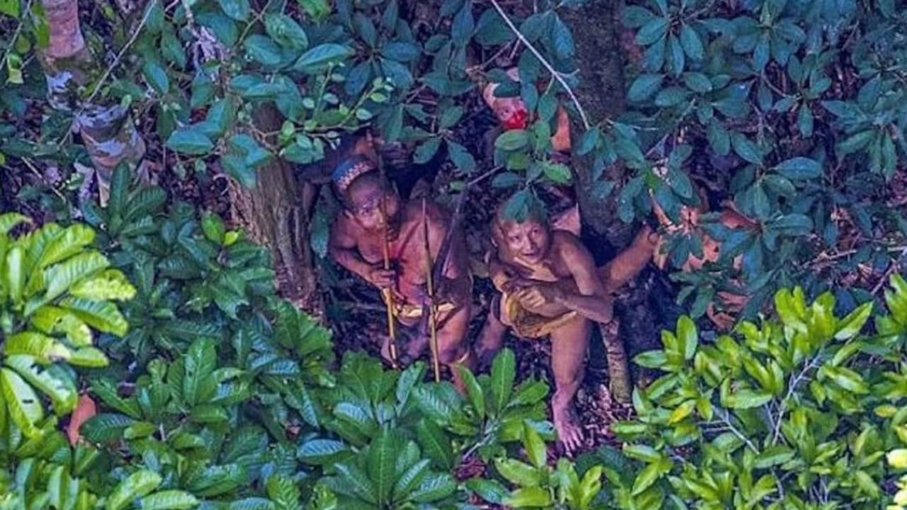 Modern dünya ile hiçbir bağları yok: Amazon’daki ‘izole kabile’ görüntülendi