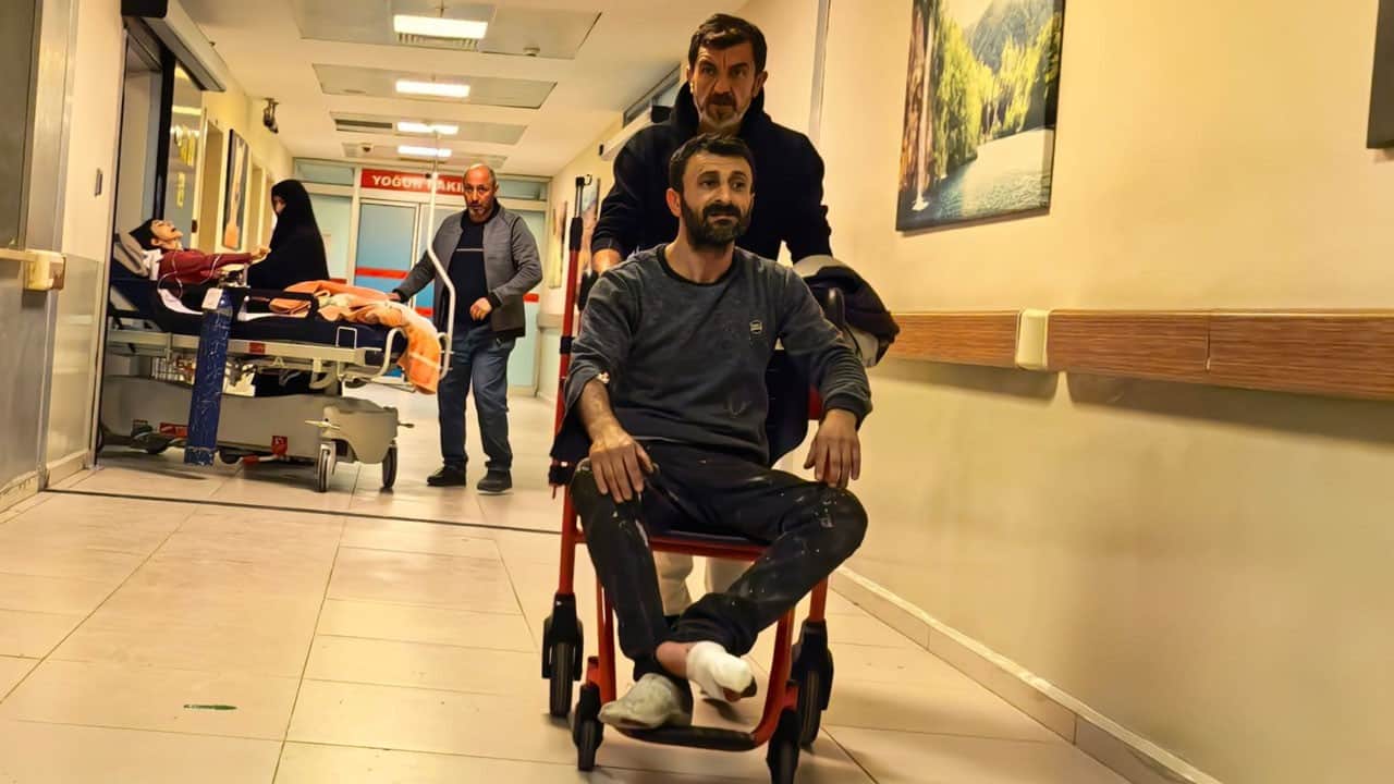 Motorlu testere elinden düştü: Ayak başparmağı koptu