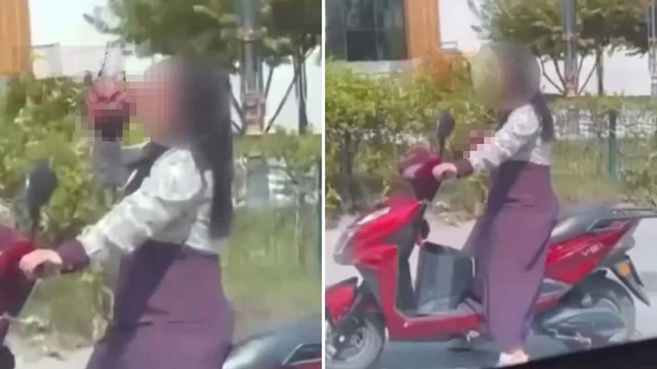 Motosiklet kullanırken alkol tüketti! Akan trafikte rezil görüntüler