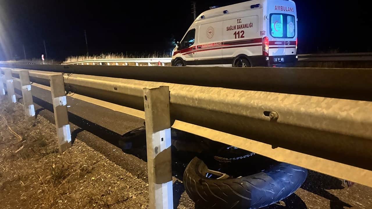 Motosikletle elektrikli bisikletin çarpıştığı kazada 1 kişi öldü