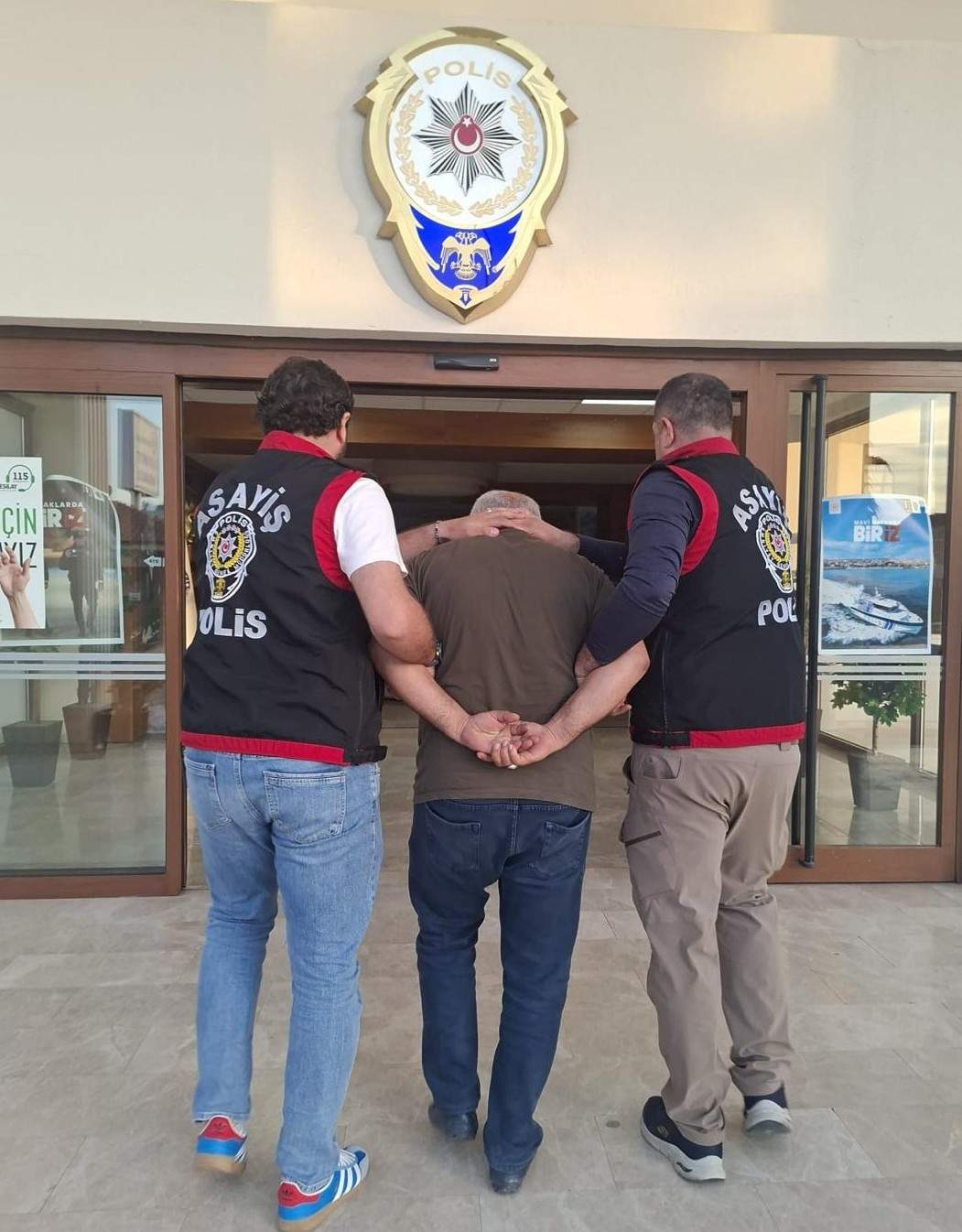 Muğla'da bir kadını darbeden ve aracına zarar veren kişi tutuklandı