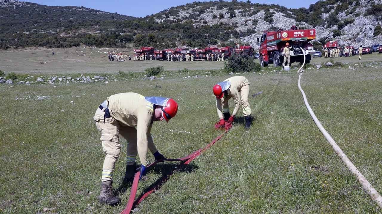 Muğla'da orman kahramanları göreve hazır! 2026 yangın sezonu öncesi arazöz ekipleri teyakkuza geçti!