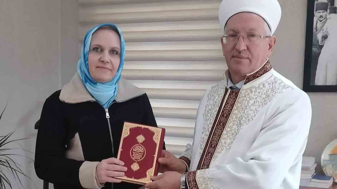 Müslüman olmadan önce… Alman Kerstin İslam’la şereflendi