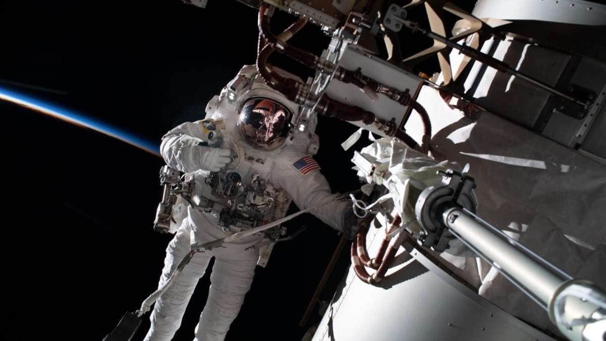 NASA’dan tarihi karar: Astronotlar artık uzaya akıllı telefonlarıyla gidecek