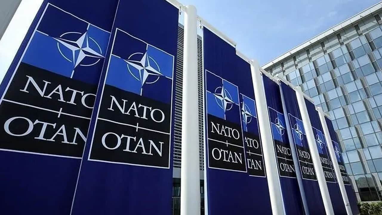 NATO Zirvesi öncesi Anıtkabir ziyareti