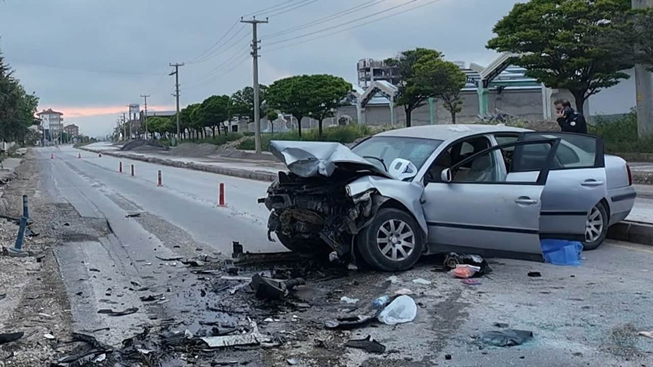 Niğde-Kayseri yolunda can pazarı: Korkunç kazada 2 kişi öldü