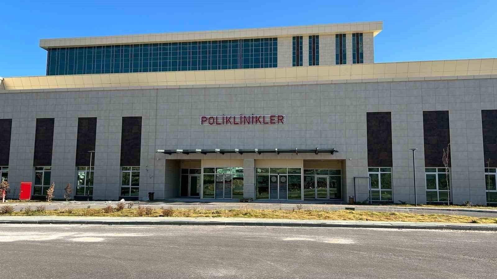 Niğde'de sağlıkta sınıf atlatan hamle! Artık 'açık ameliyat' tarih oluyor: 4 yeni cihaz hizmete girdi