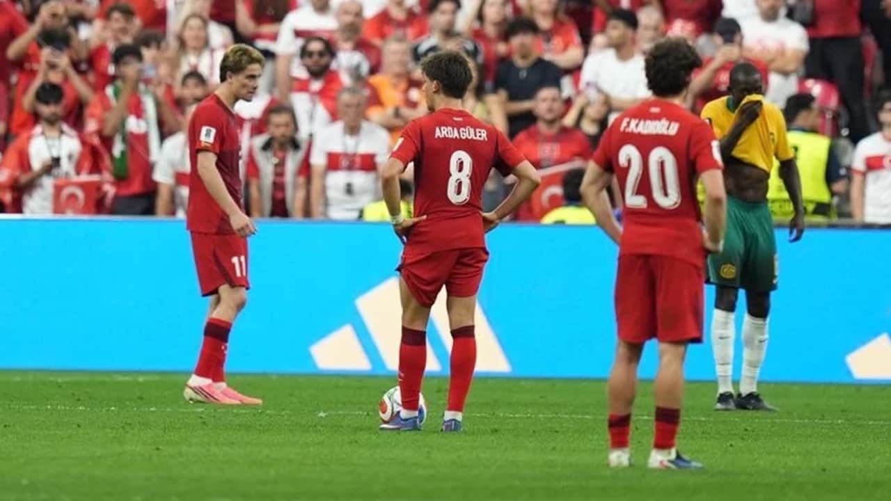 Nihat Kahveci'den sert eleştiri!