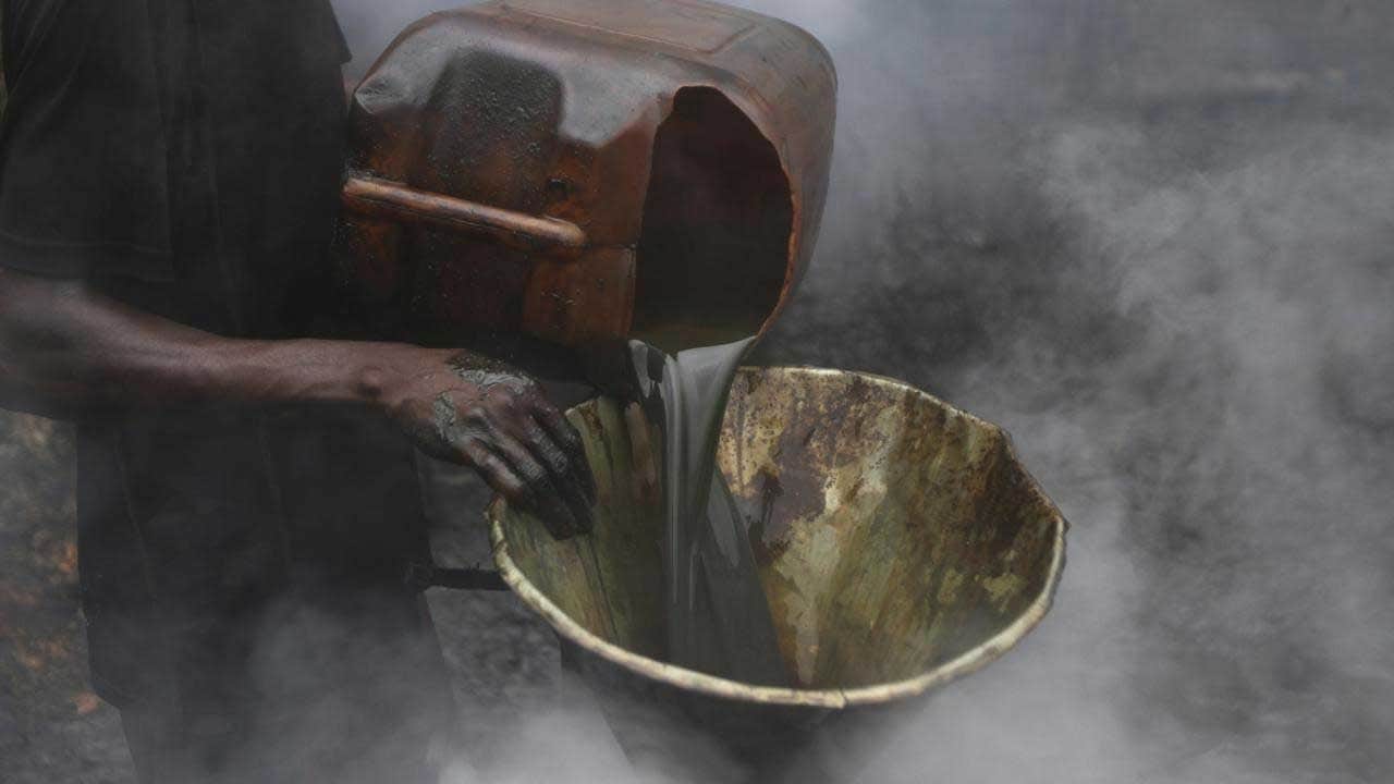 Nijerya'da kaçak petrol tesisleri kapatıldı