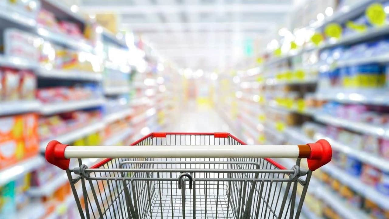 O market devi, 300 mağazasını başka markalara devrediyor