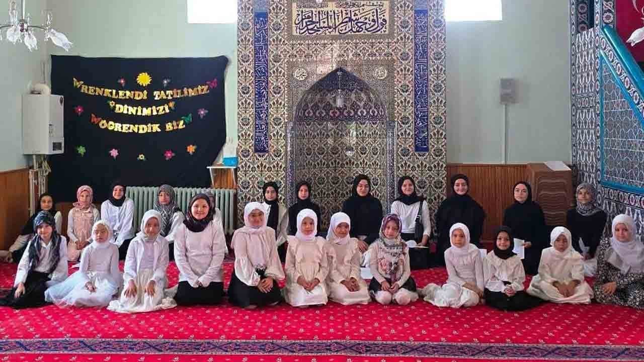 Öğrenciler dini bilgilerini pekiştirdi: Hisarcık’ta Yaz Kur’an Kursuna dualı veda