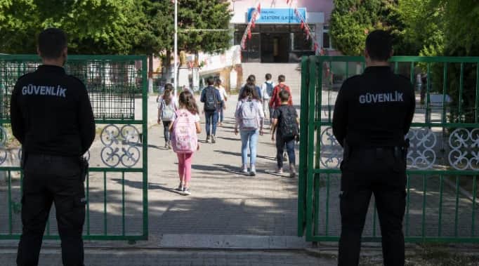 Okul güvenliğinde dev adım: 30 bin kişilik kontenjan belli oldu