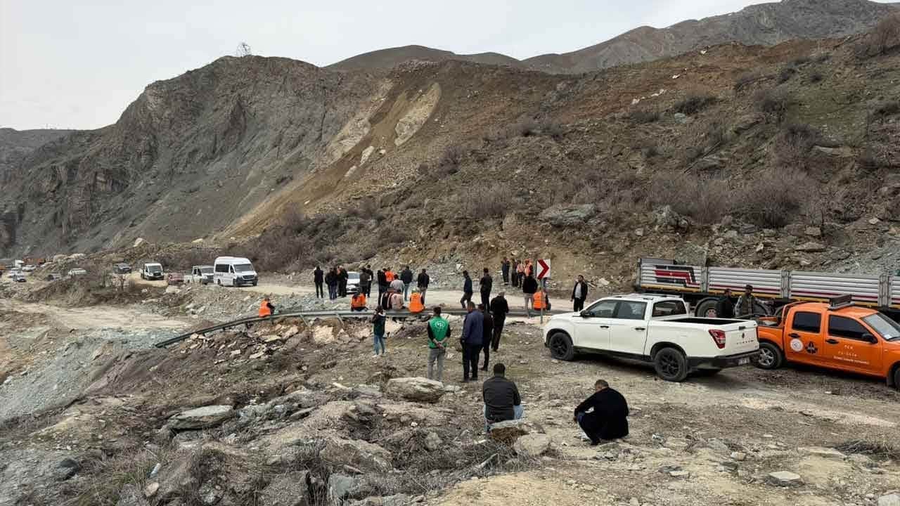 Ölümle burun buruna yolculuk! Van-Hakkari hattında heyelan kabusu bitmiyor
