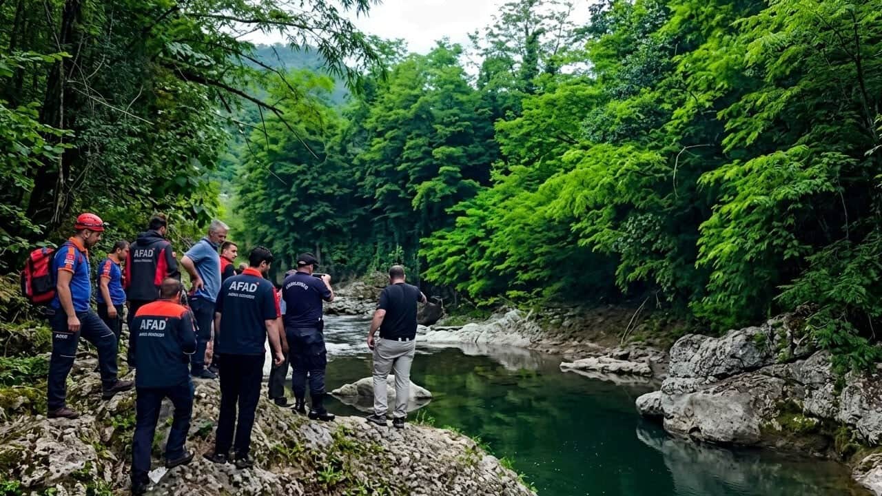 Ordu'da can pazarı! Kızının gözleri önünde ırmağa düştü