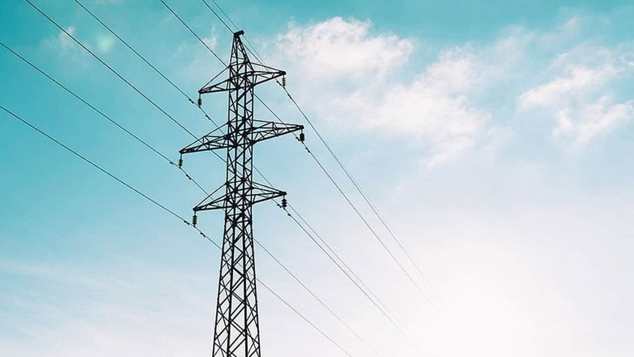 OSB’lerde elektrik bedeli netleşti! 2026 tarifeleri Resmi Gazete’de