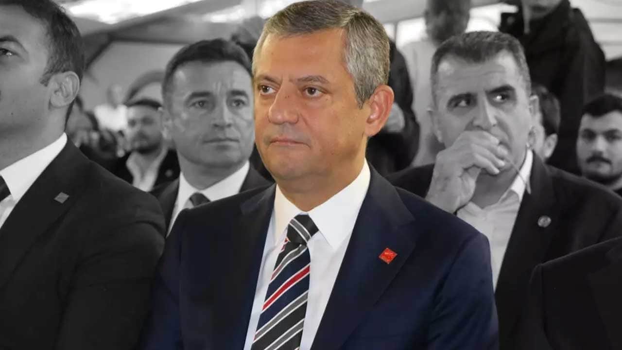 Özgür Özel'e Akın Gürlek şoku!