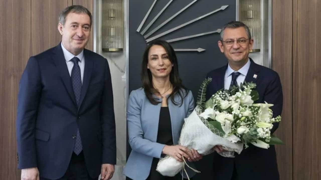 Özgür'den DEM çıkarması