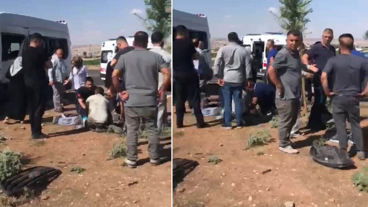 Para nakil aracı yolcu minibüsüne çarptı: 15 kişi yaralandı