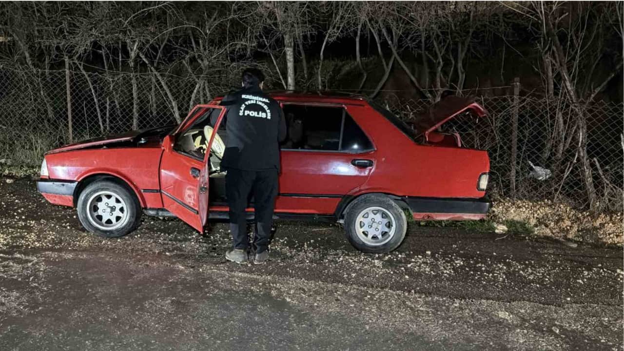 Park halindeki otomobil kundaklandı