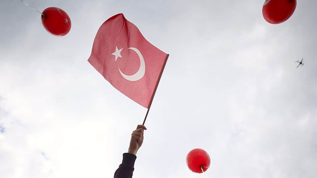 Pazartesi günü okul var mı? 28 Ekim Salı yarım gün mü?