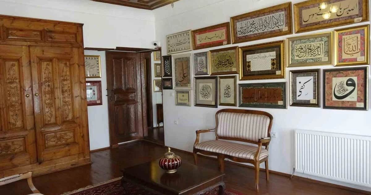 Pirinç tanesine tilki bıyığıyla yazılan hat eserleri Yozgat'taki müzede sergileniyor