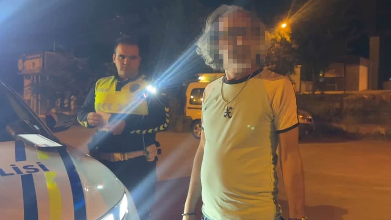 Polise selam verdi, ehliyetine 2 yıl el konuldu
