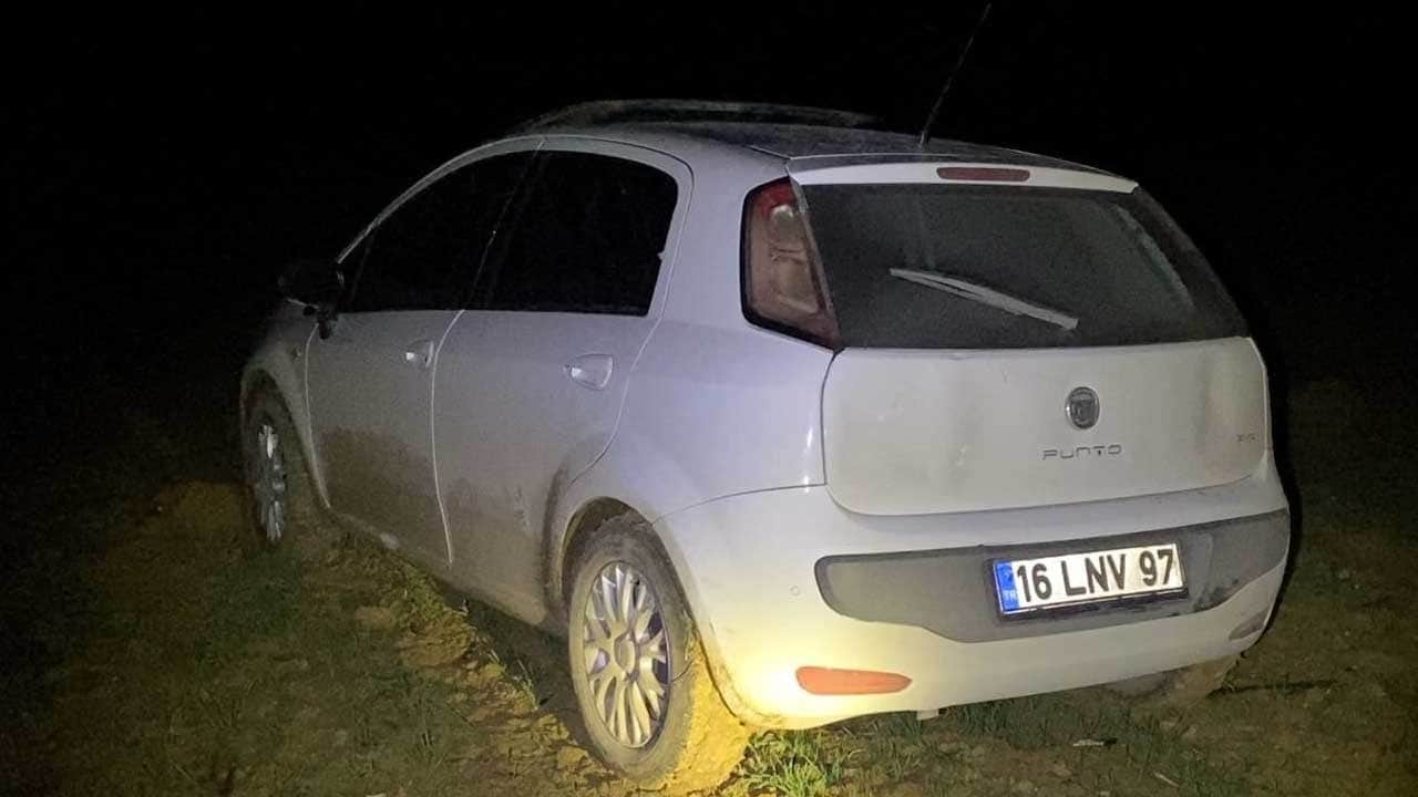 Polisin 'dur' ihtarına uymayan sürücü, aracını bırakıp ormana kaçtı