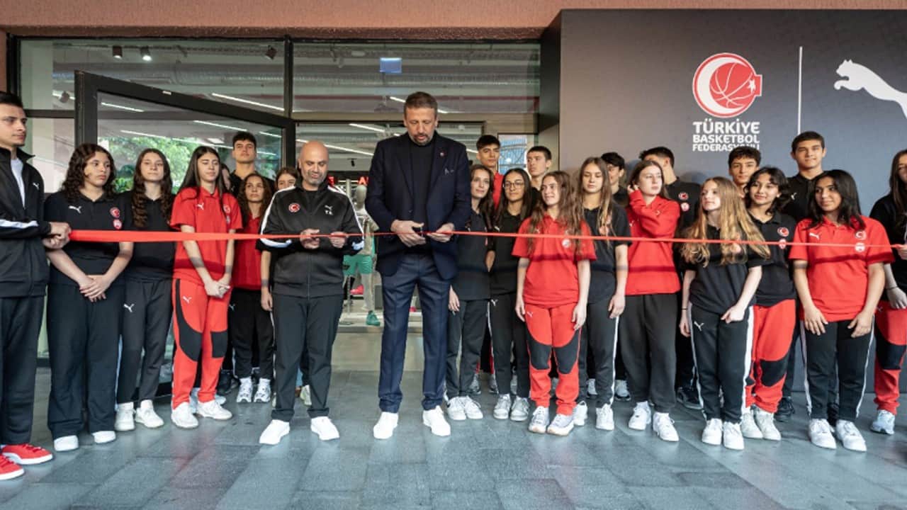 PUMA’dan basketbol alanında bir ilk: Türkiye Basketbol Federasyonu iş birliğiyle konsept mağaza açıldı