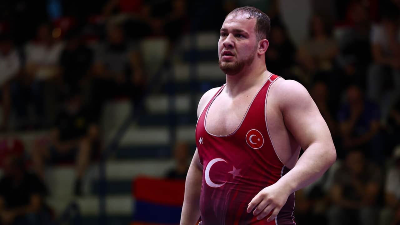 Rakibini mağlup edip kürsüye çıktı! Hakan Büyükçıngıl’dan bronz madalya