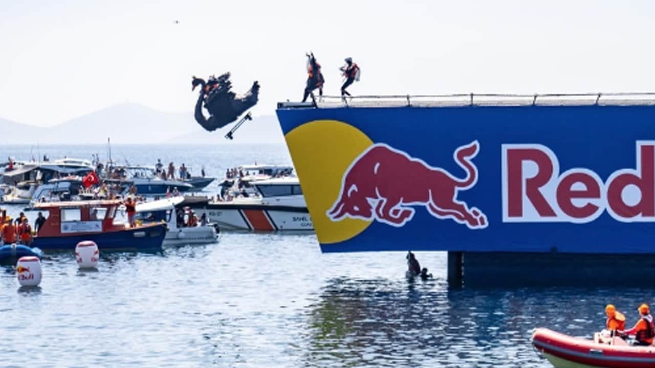 Red Bull Uçuş Günü İstanbul’da "Uçuş Serbest" Dedi