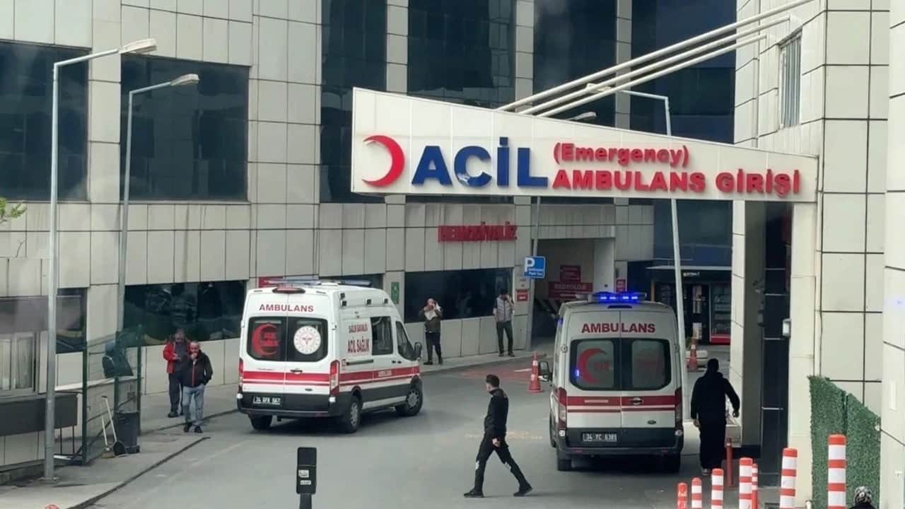 Sabah bıçaklandı akşam 10'uncu kattan düştü: Hastanede şüpheli ölüm!