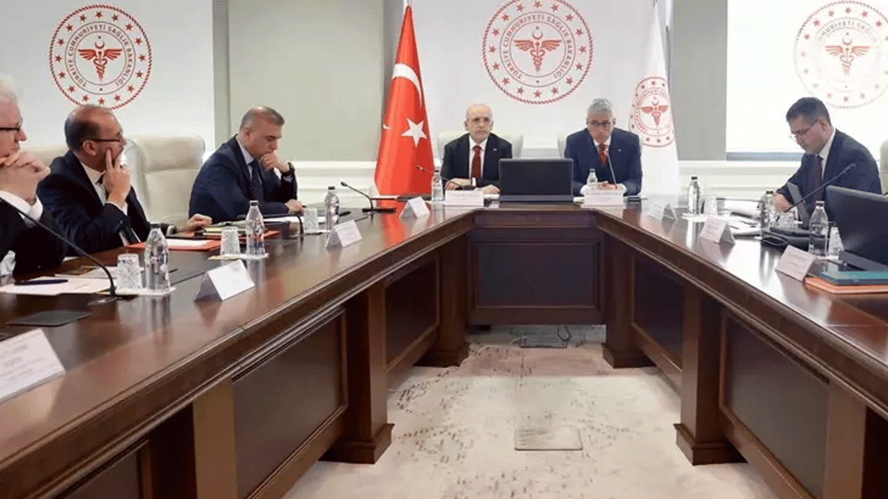 Sağlık Bakanı Memişoğlu ve Hazine ve Maliye Bakanı Şimşek bir araya geldi