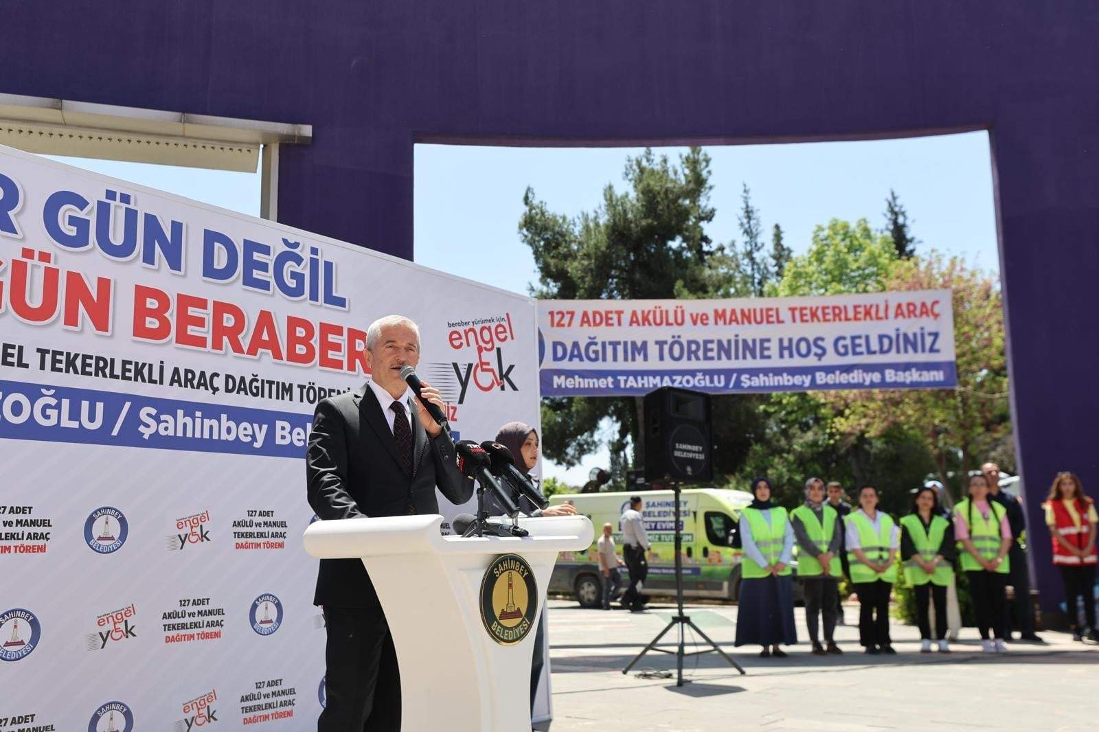 Şahinbey Belediyesi'nden engelli 5.010 vatandaşa akülü ve manuel tekerlekli sandalye