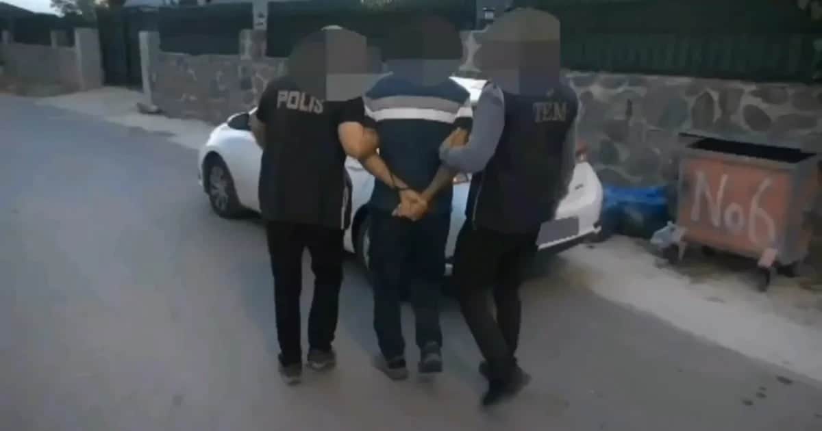 Sakarya'da DEAŞ operasyonunda yakalanan 4 şüpheliden 3'ü tutuklandı