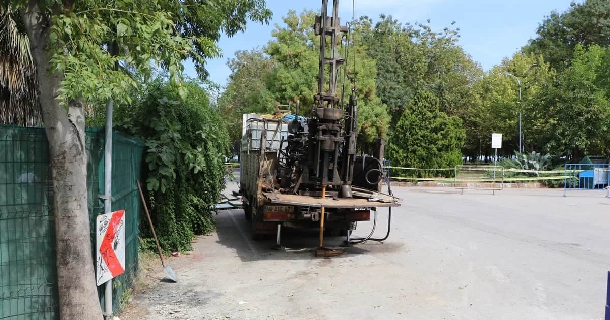 Samsun Canik'te yaklaşık 40 metre derinlikten metan gazı çıktı, bölge güvenlik çemberinde