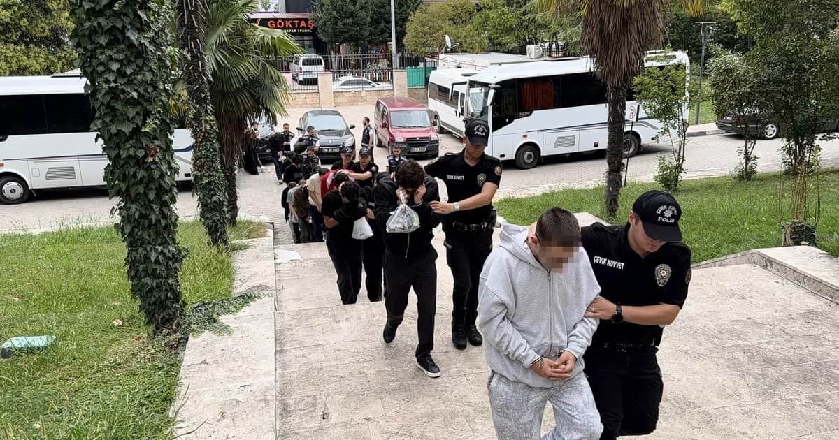 Samsun ve Hatay'daki 'Sokaklar Güvende' operasyonunda 53 şüpheliden 21'i adliyede