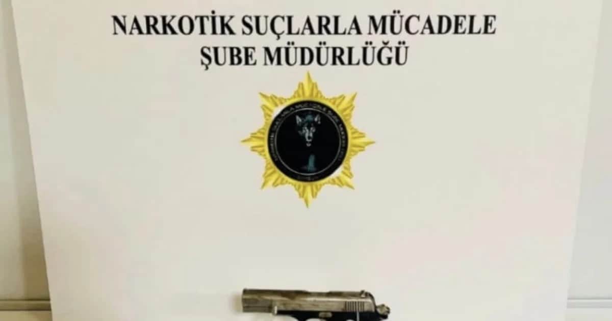 Samsun'da 4 ilçede yapılan aramalarda 7 bin 287 adet sentetik ecza ele geçirildi