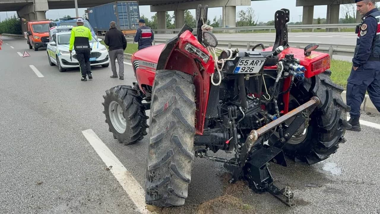 Samsun'da feci kaza! Kamyonet traktöre arkadan çarptı