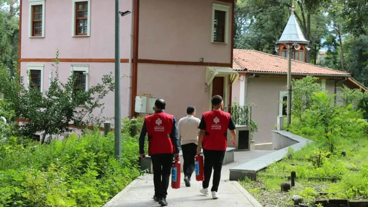 Samsun’da İtfaiye Haftası etkinliği! İbadethanelere yangın tüpü ve ilkyardım seti