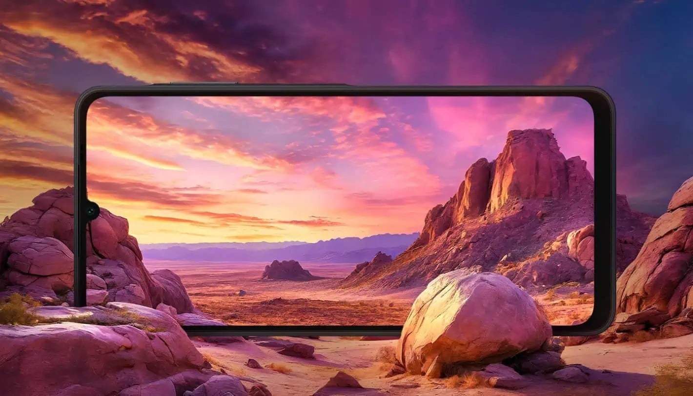 Samsung uygun fiyatlı modele sürpriz yaptı! Kullanıcılara ücretsiz dağıtmaya başladı İşte o modeller...