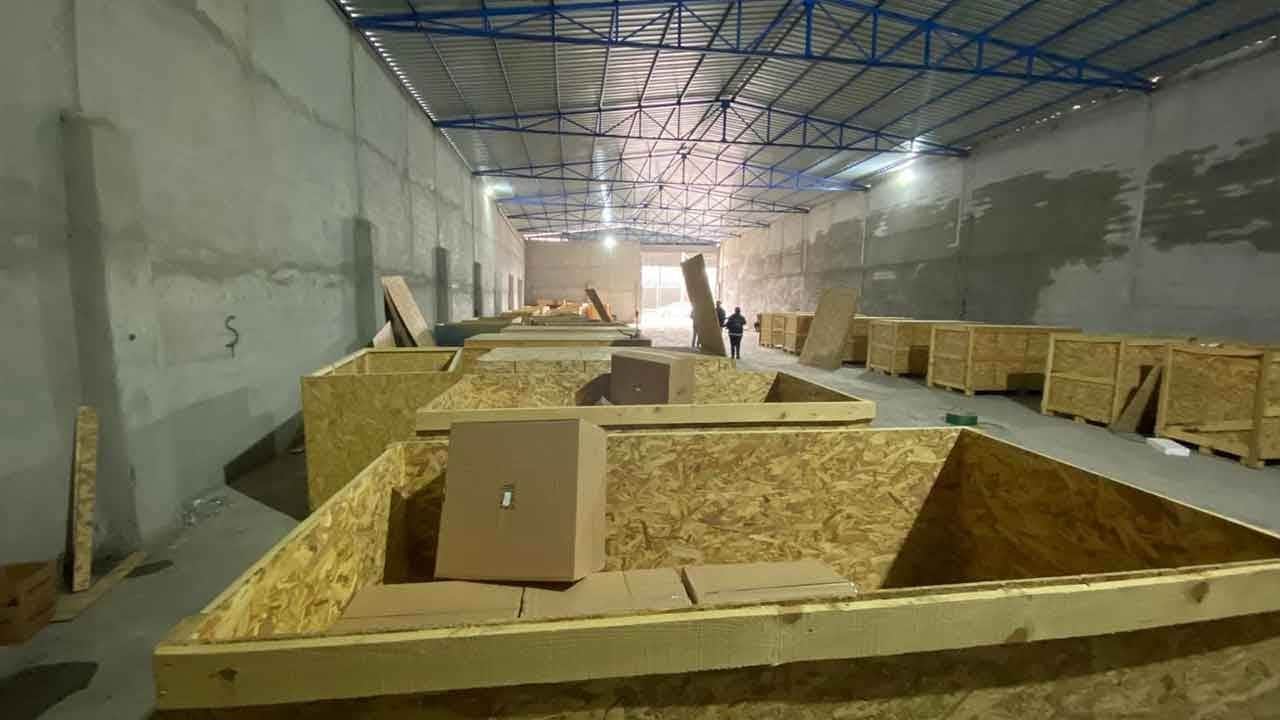 Sandıkların içinden kaçak servet çıktı! Adana'da nefes kesen operasyon: 8 milyonluk makaron sevkiyatı yerle bir edildi!