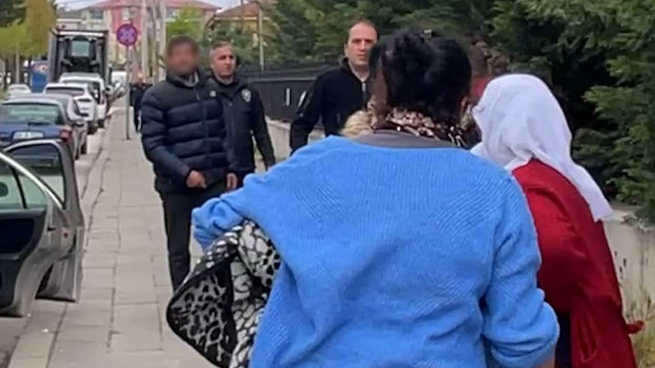 Sanık yakınları önce tanığı kovaladı sonra kadın gazetecilere saldırdı