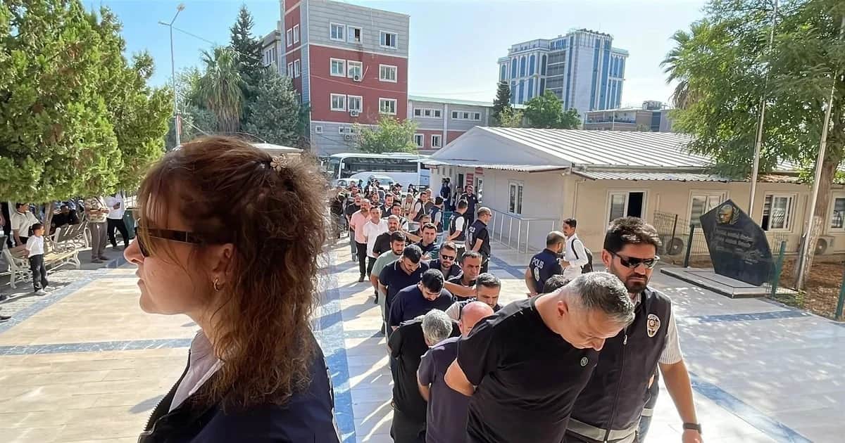 Şanlıurfa merkezli 5 ildeki yasa dışı bahis operasyonunda 27 şüpheli tutuklandı