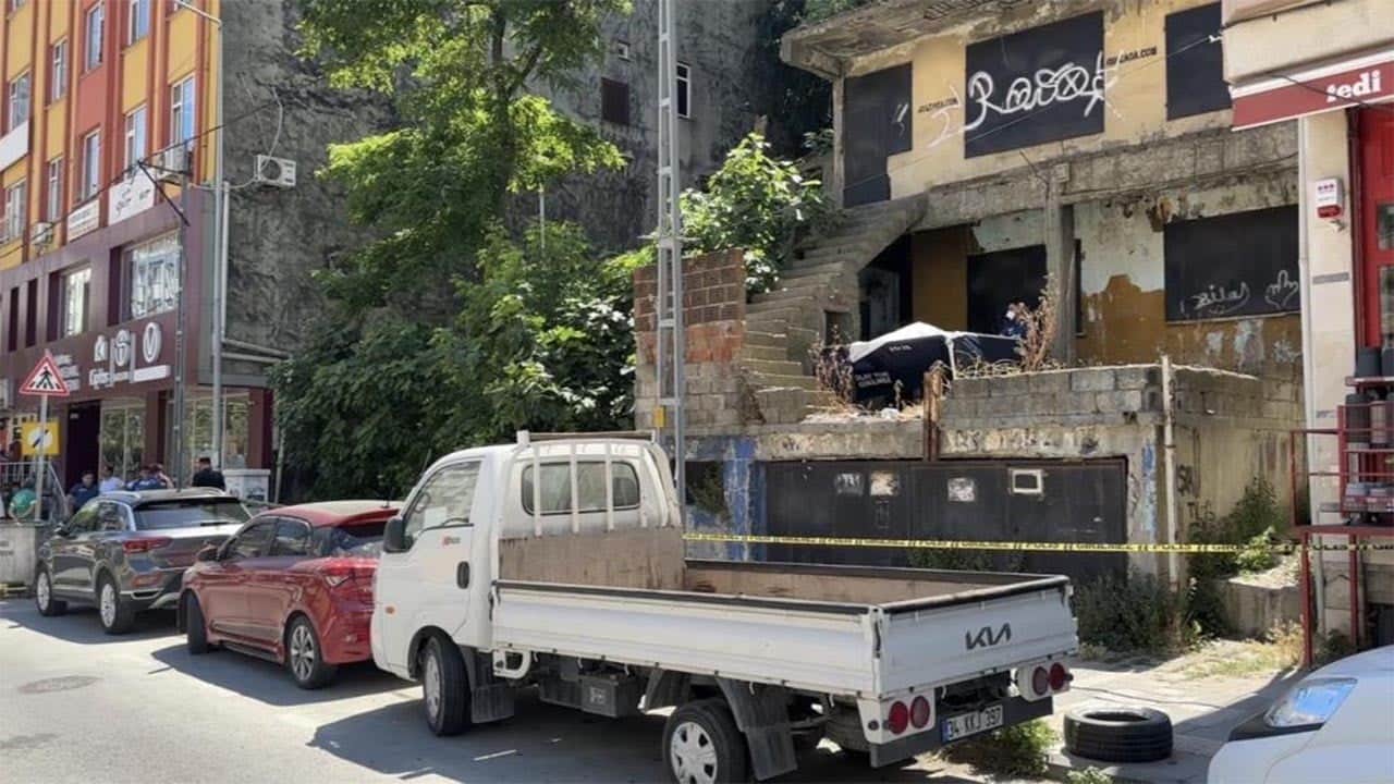 Sarıyer’de kaybolan kedisini ararken erkek cesedi buldu