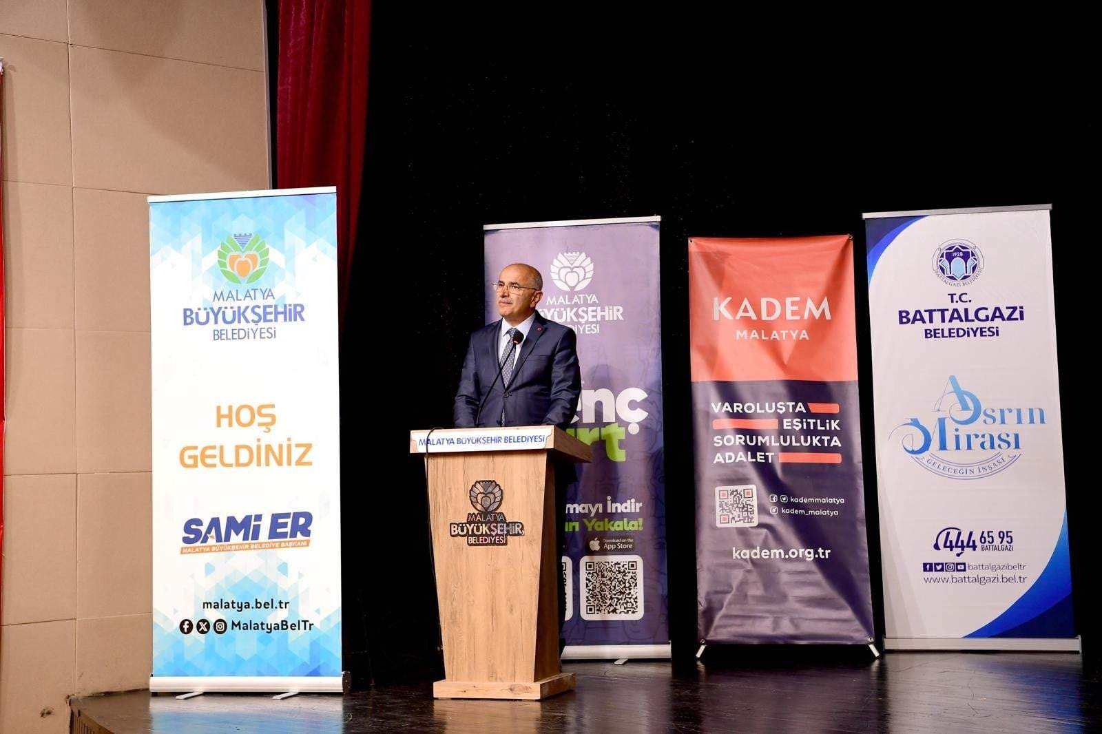 Savunma Sanayii Üzerine' Gençlik Buluşmasına Katılan Başkan Er: Gençlere yönelik ciddi yatırımlarımız devam ediyor