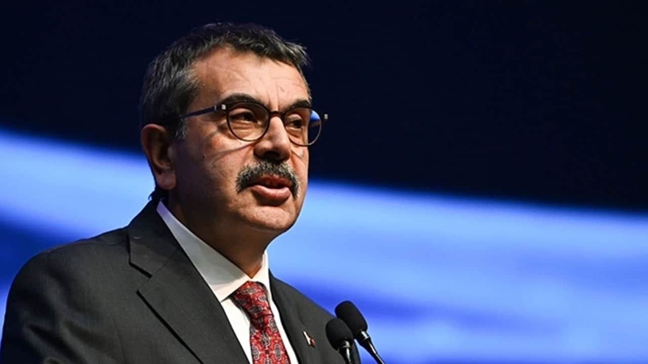 Şehadetinin 9. yıldönümünde Bakan Tekin'den mesaj Necmettin öğretmen maarif ailemizin hafızasında yaşayacak