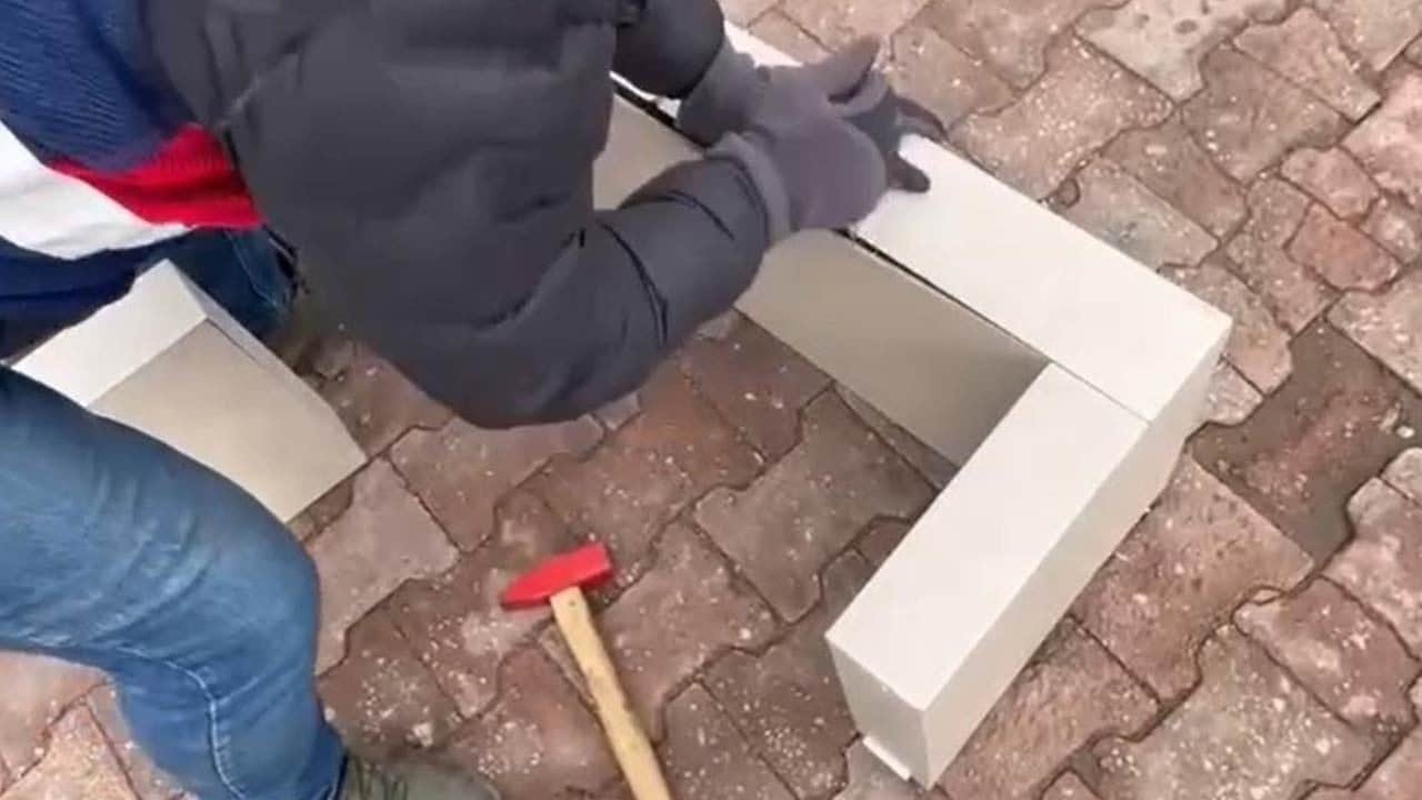 Sehpadan uyuşturucu çıktı