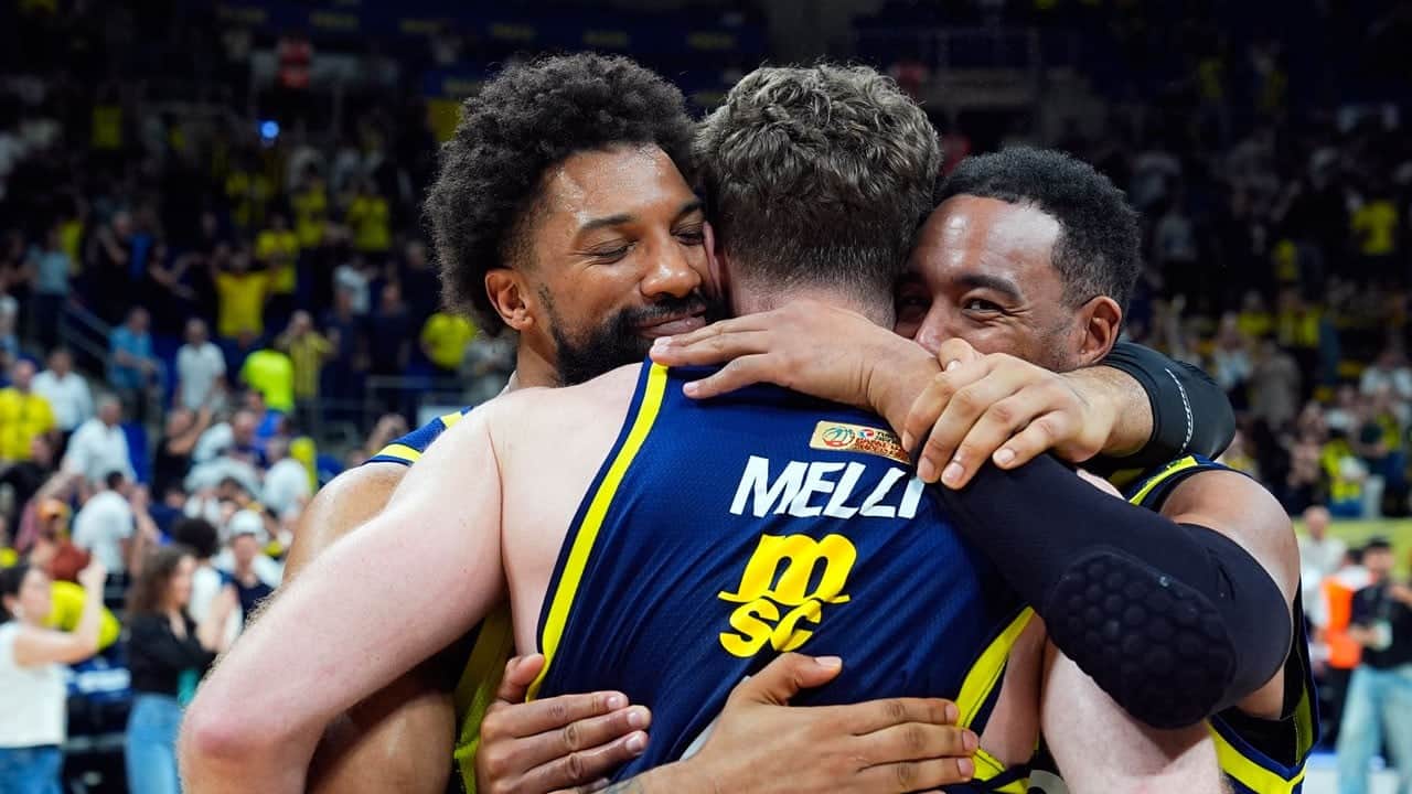Seride öne geçti! Fenerbahçe Beko son nefeste: 60-59